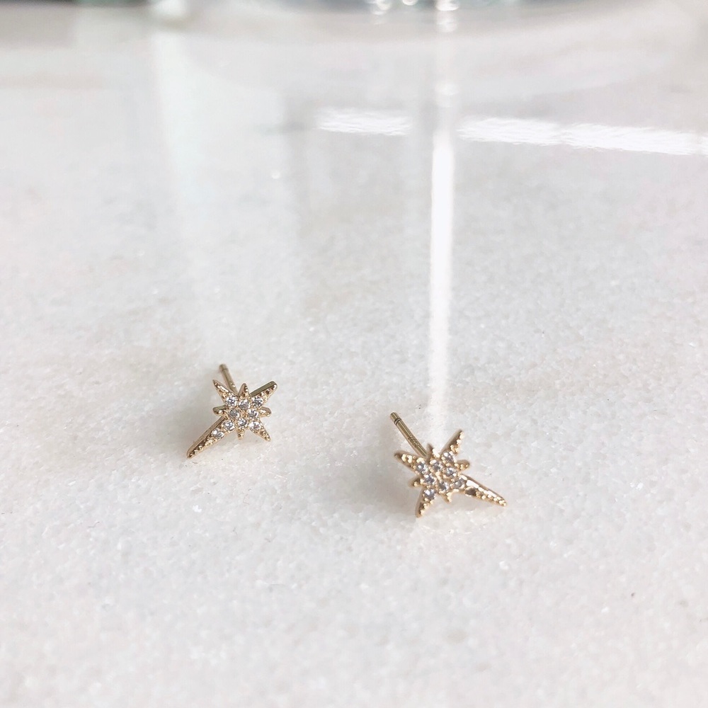 ✨star shaped stud earrings ✨